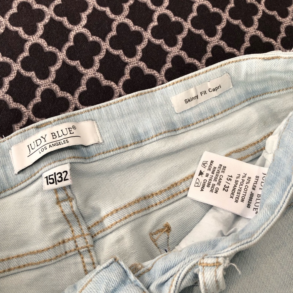 Judy Blue Light Wash Skinny Fit Capri Jeans Size 15/32 High Rise JB88240 H28 - Picture 3 of 6